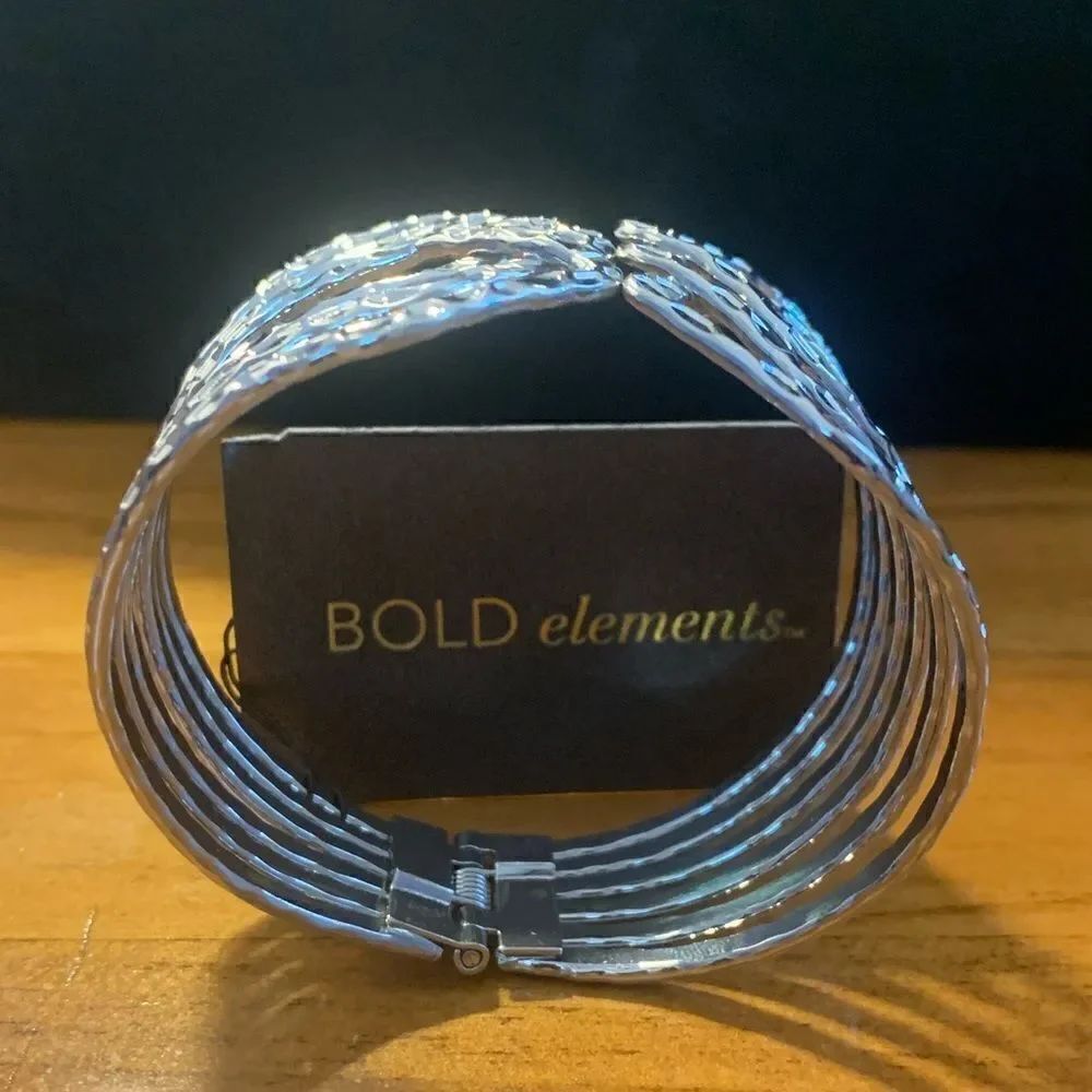 Silver metal bangle bracelet statement piece - Picture 5 of 5